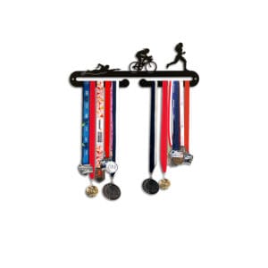 Mitalihenkari - triathlon naishahmoilla