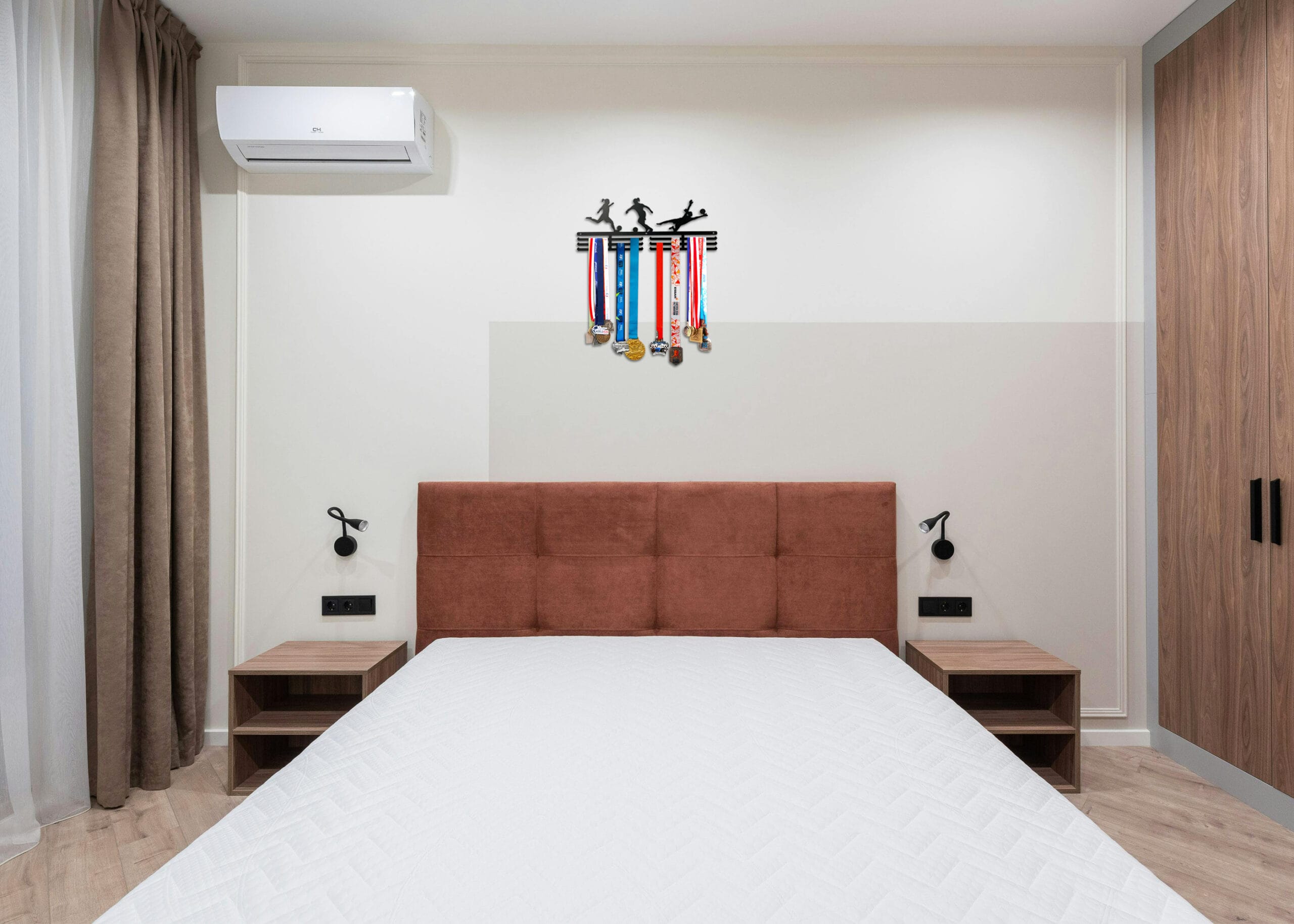 Mitalihenkari - jalkapallo jättihenkari tyttöhahmoilla - Image 5