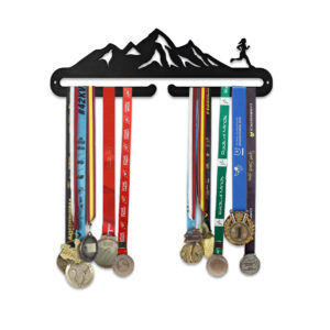 Naishahmoinen polkujuoksu mitaliteline, vuori- ja polkujuoksuteemainen teräksinen mitalihenkari